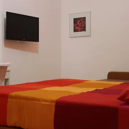 לינה וארוחת בוקר Bovio Modern