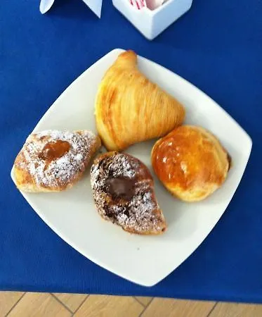 Bovio Modern לינה וארוחת בוקר 4*